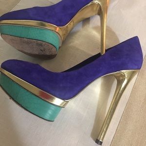 SALE  Brian Atwood heels size 8.5 but fits a 9